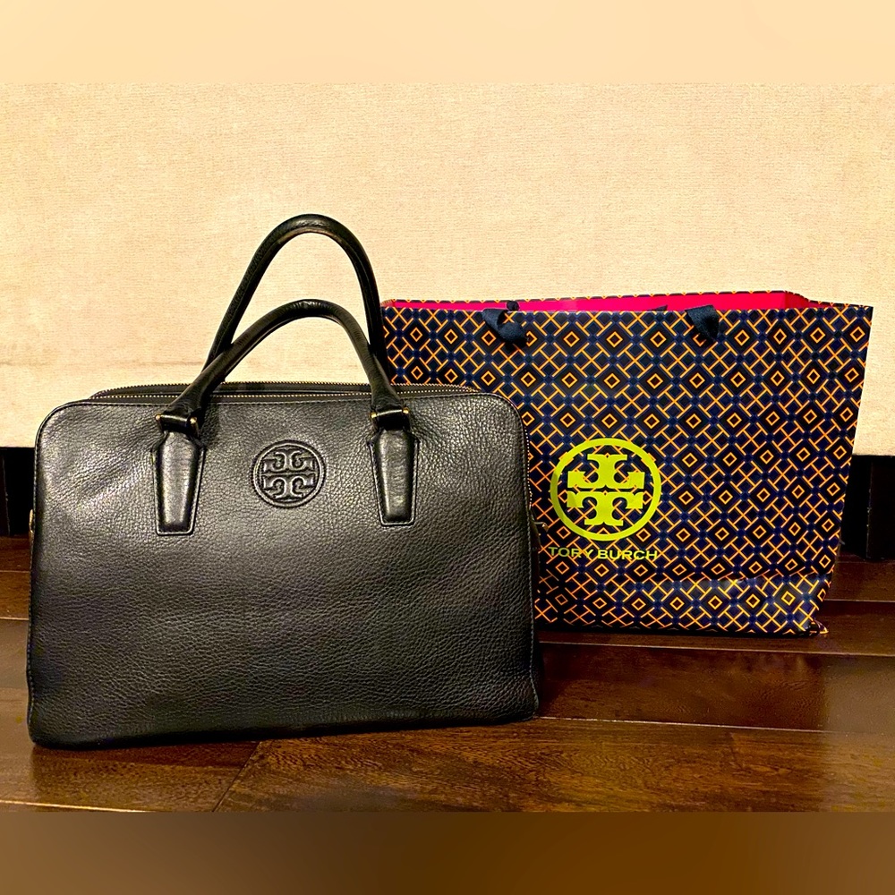 Beautiful Tory Burch black shoulder bag